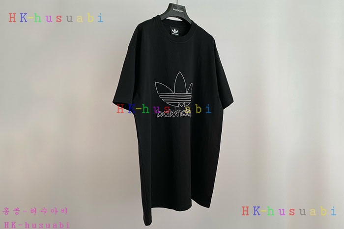 NEW 발렌시아가 반팔티 신상 B 998258