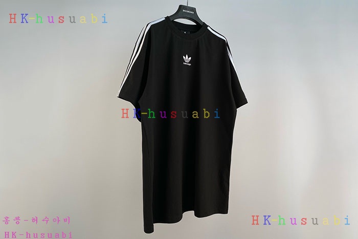 NEW 발렌시아가 반팔티 신상 B 998261