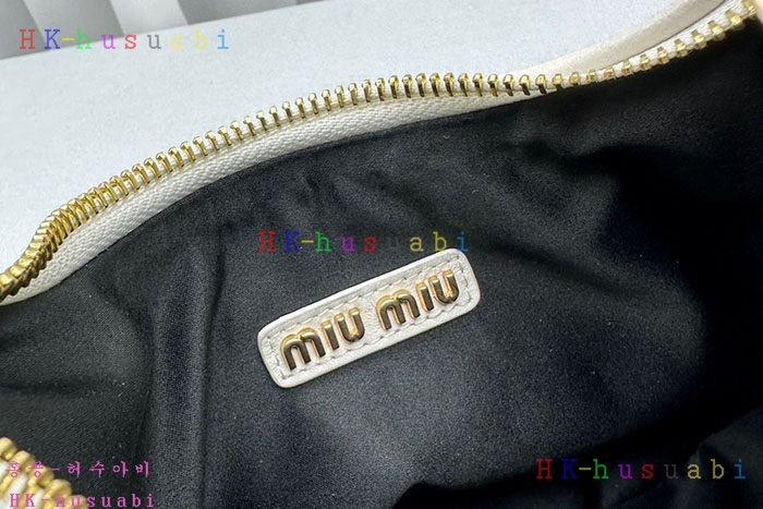 ★미러급★미우미우 완더 마테라쎄 나파 가죽 미니 호보 백 5BC125-9