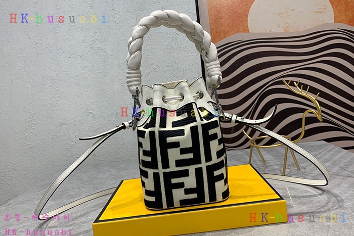 NEW 펜디 몬트레조 8BS010