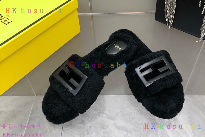 NEW 펜디 슬리퍼 신상 FD 558285