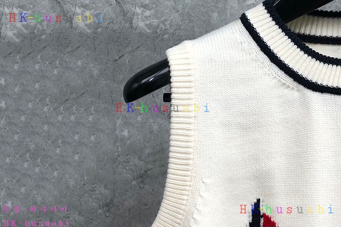 NEW 톰브라운 니트조끼 신상 TB 332024