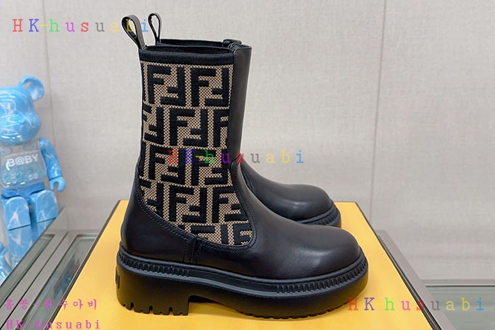 NEW 펜디 부츠 신상 FD 985250