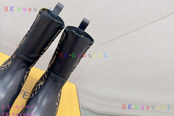 NEW 펜디 부츠 신상 FD 985250