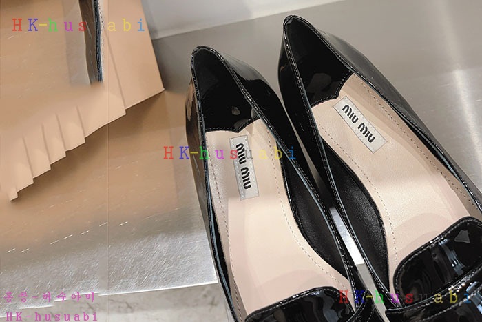 NEW 미우미우 신발 신상 M 668230