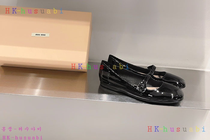 NEW 미우미우 신발 신상 M 668233