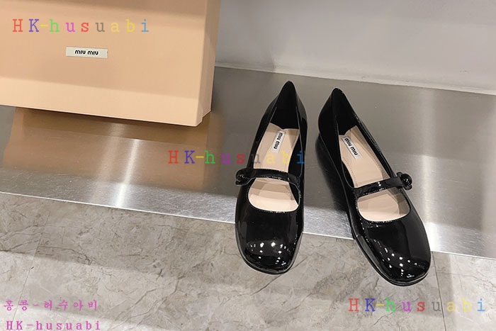 NEW 미우미우 신발 신상 M 668233