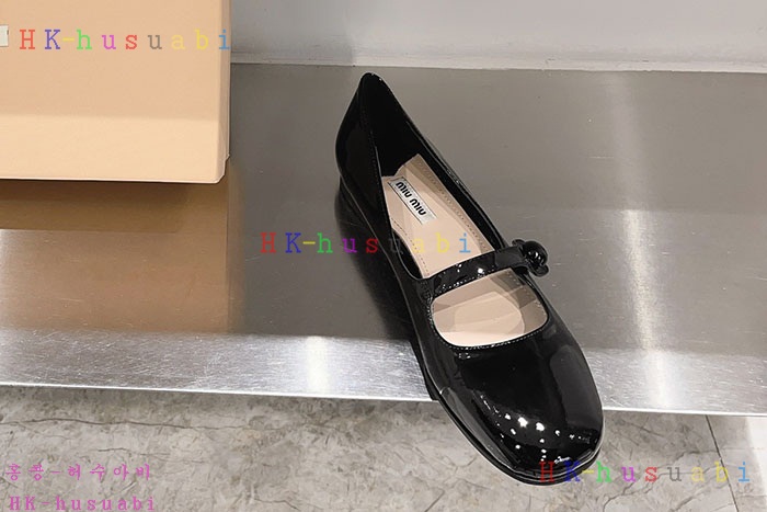 NEW 미우미우 신발 신상 M 668233