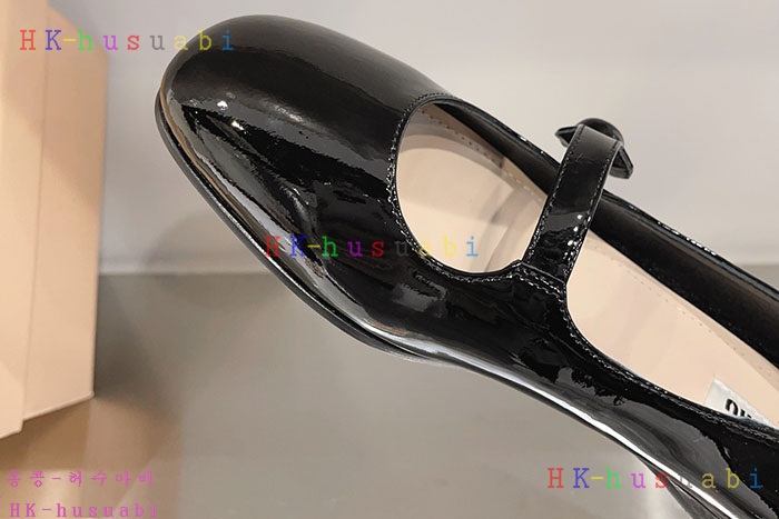 NEW 미우미우 신발 신상 M 668233