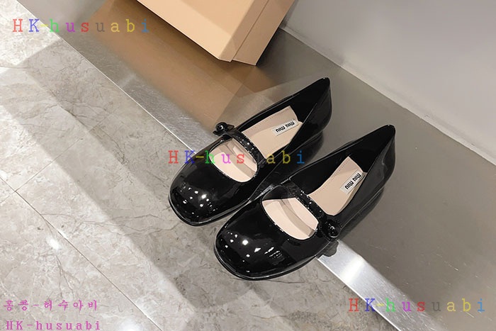 NEW 미우미우 신발 신상 M 668233