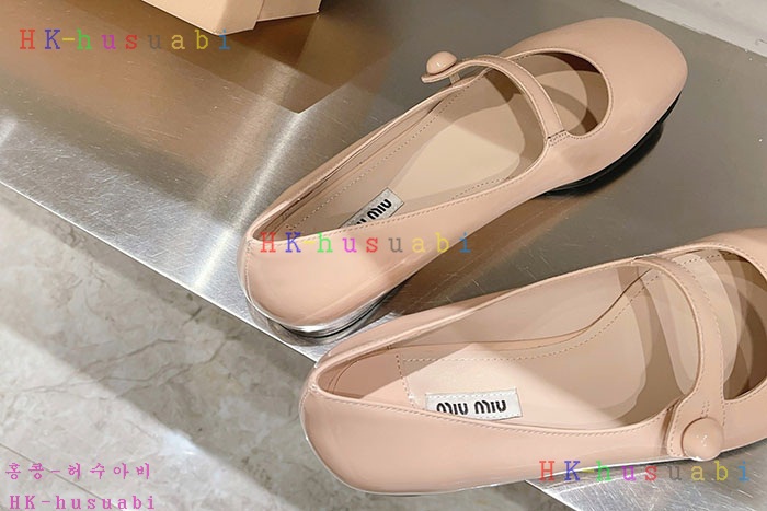 NEW 미우미우 신발 신상 M 668235
