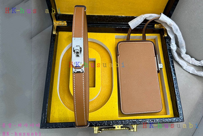 NEW 에르메스 스트랩 폰 파우치 H 252550(2컬러)