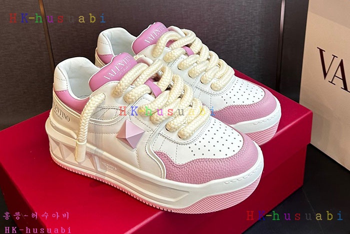 NEW 발렌티노 스니커즈 신상 V 573803