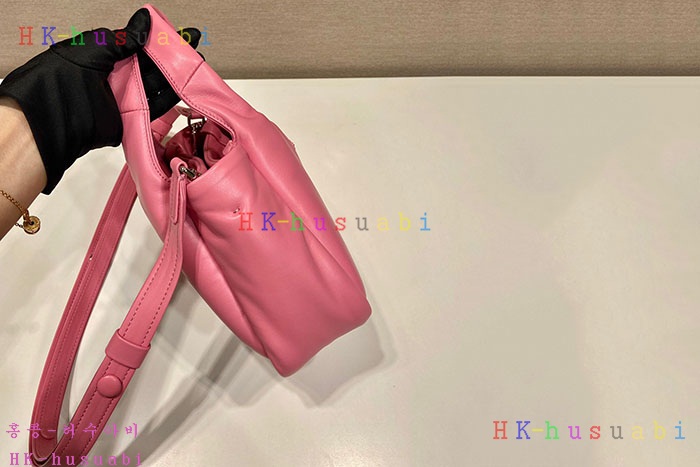 ★미러급★프라다 소프트 패딩 미니백 1BA359
