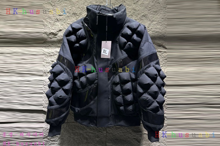 NEW 발렌시아가 패딩 신상 B 558248