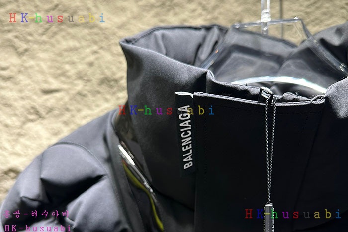 NEW 발렌시아가 패딩 신상 B 558248