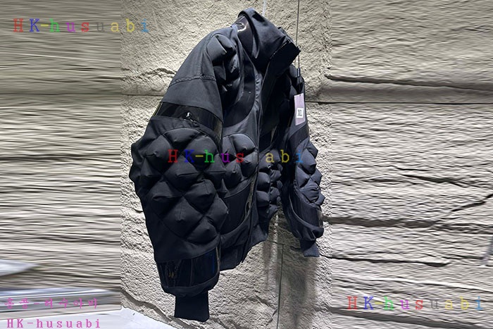 NEW 발렌시아가 패딩 신상 B 558248