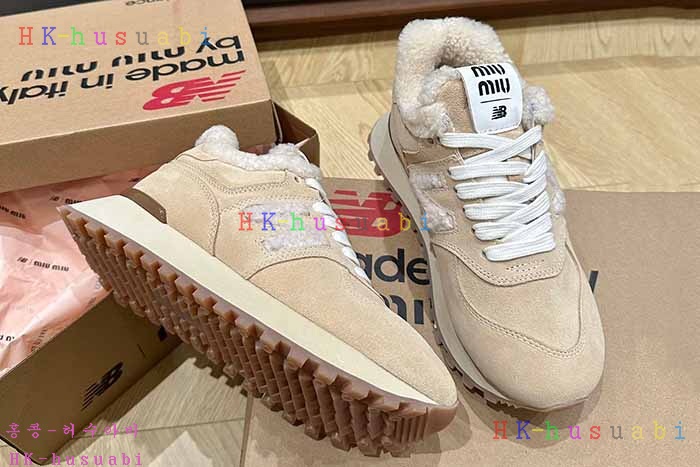 NEW 미우미우 신발 신상 MU 749908