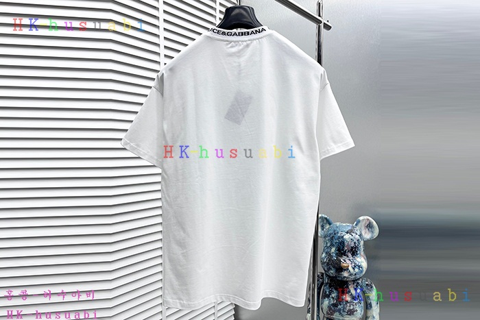NEW 돌체앤가바나 반팔티 신상 DG 558004