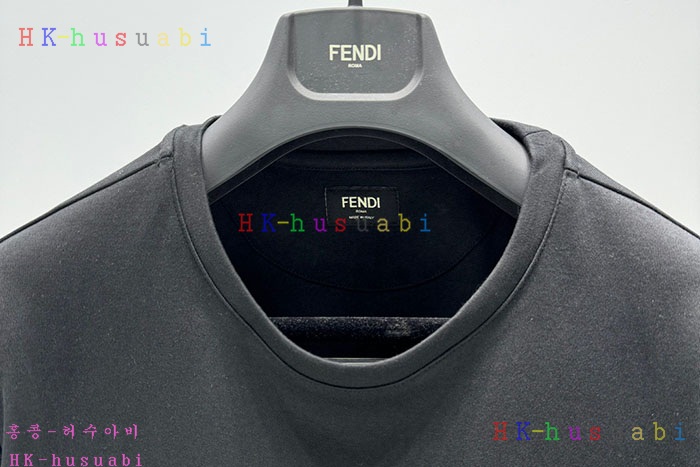 NEW 펜디 반팔티 신상 FD 807002