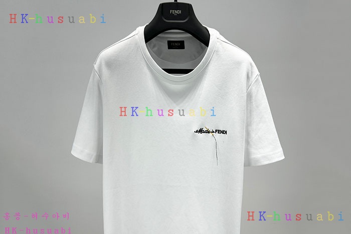 NEW 펜디 반팔티 신상 FD 807003
