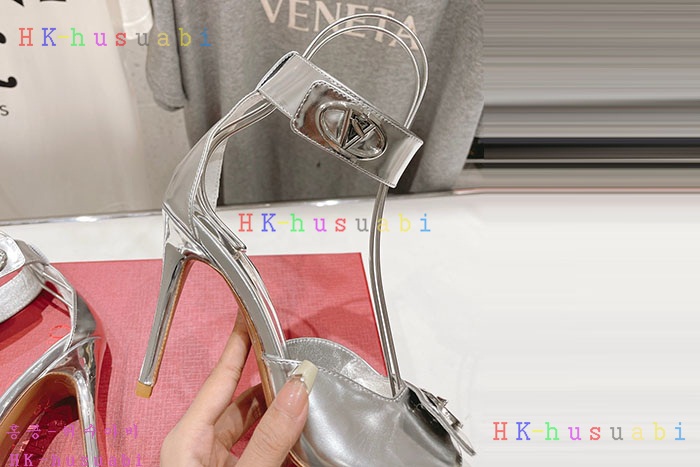 NEW 발렌티노 샌들 신상 V 2661101