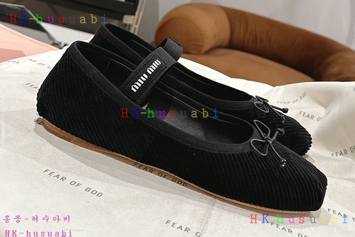 NEW 미우미우 신발 신상 MU 6692665