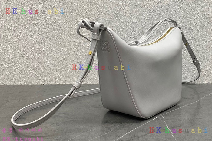 ★미러급★로에베 미니 해먹 호보 백 A538G13-01