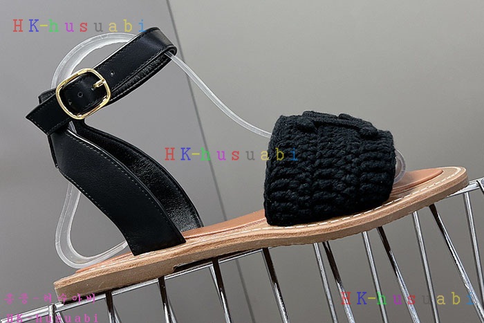 NEW 셀린느 샌들 신상 C 995004