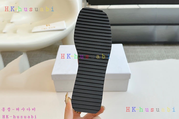 NEW 더 로우 신발 신상 L 688010