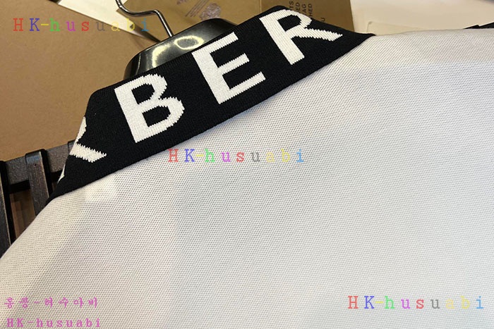 NEW 버버리 반팔티 신상  B 67466