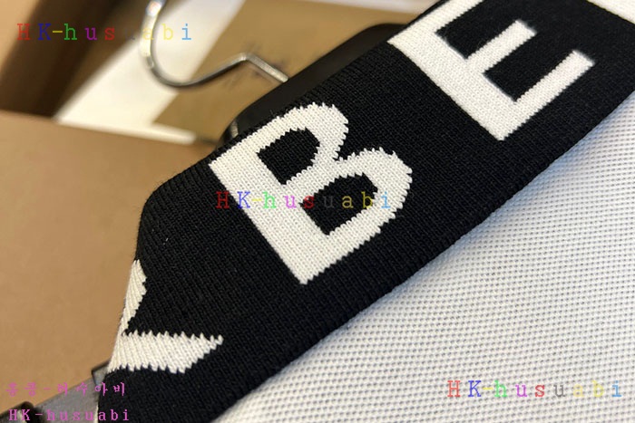 NEW 버버리 반팔티 신상  B 67466