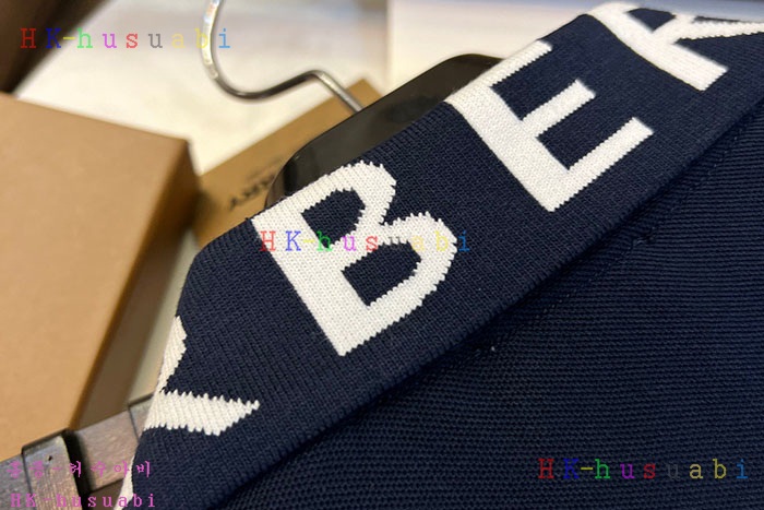NEW 버버리 반팔티 신상  B 67467