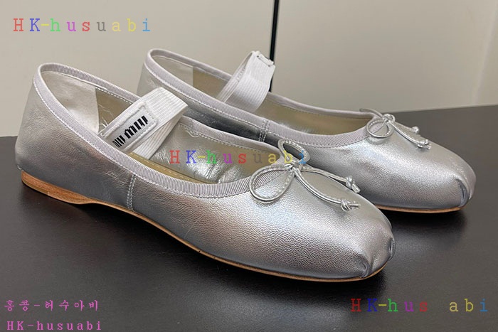 NEW 미우미우 신발 신상 MU 8250114