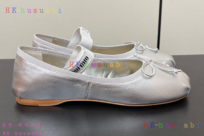 NEW 미우미우 신발 신상 MU 8250114