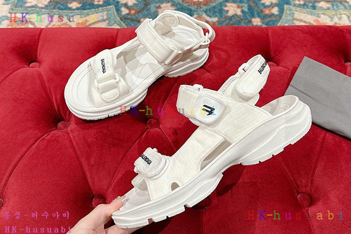 NEW 발렌시아가 신발 신상 B 3525014