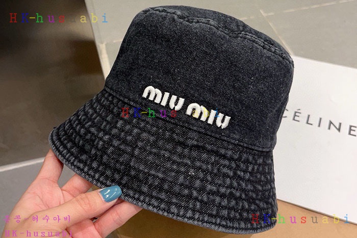 NEW 미우미우  모자 신상 M 335042