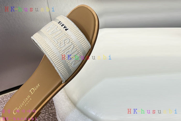 NEW 디올 샌들 신상 DR 8662504