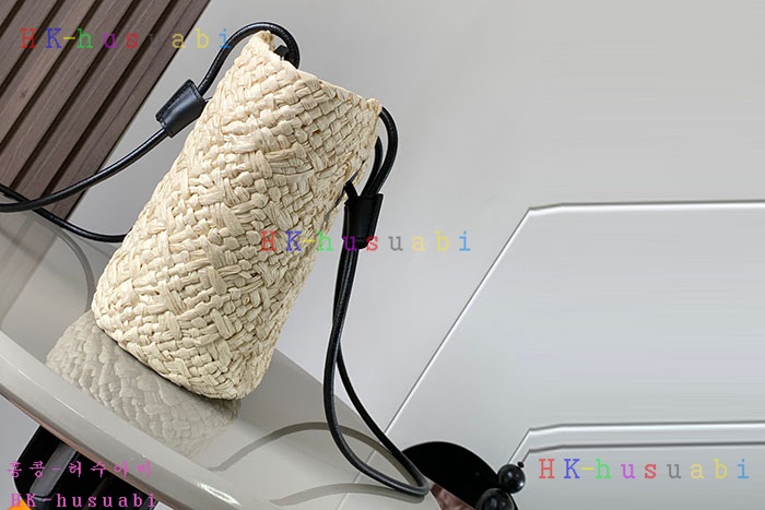 ★미러급★로에베 아나그램 바스켓백 LW 885701-2