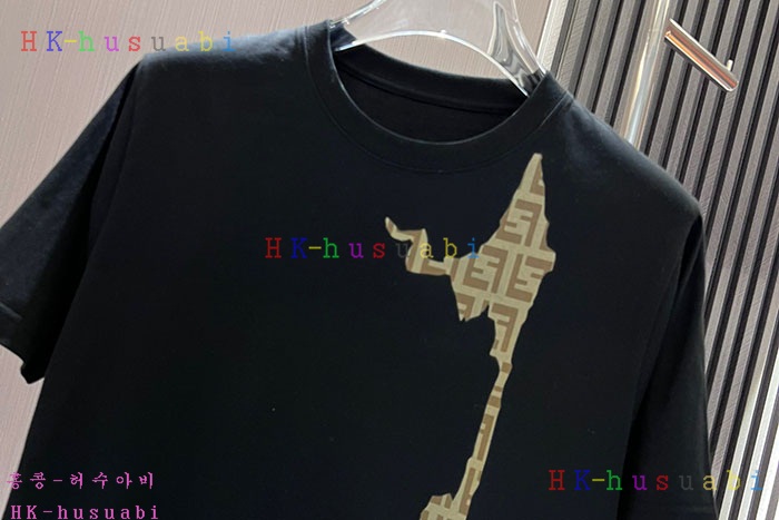 NEW 펜디 반팔티 신상 F 9580404
