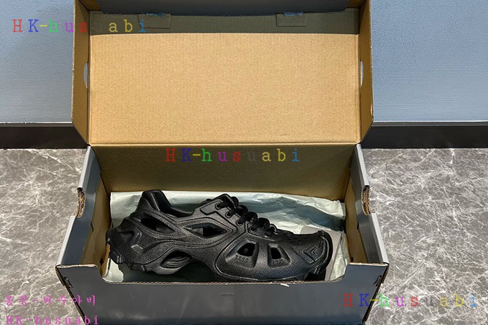 NEW 발렌시아가 신발 신상 B 699014