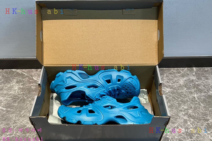 NEW 발렌시아가 신발 신상 B 699012