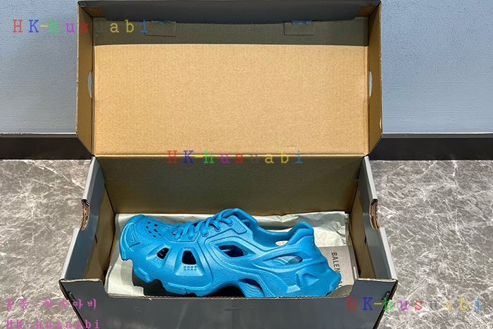 NEW 발렌시아가 신발 신상 B 699012