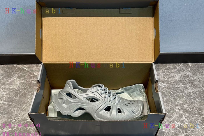 NEW 발렌시아가 신발 신상 B 699011