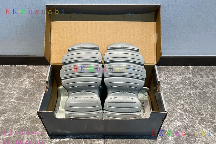 NEW 발렌시아가 신발 신상 B 699011