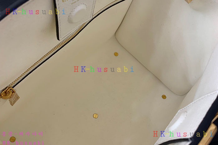 ★미러급★발렌티노 가라바니 올타임 가죽 미디엄 핸드백 5W2B0Q18I-5