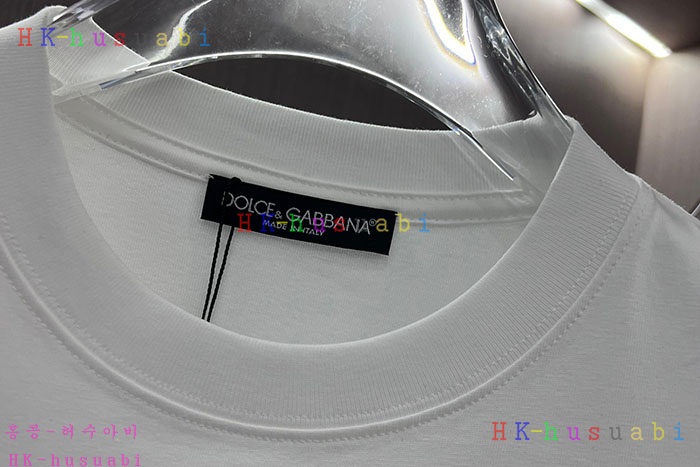 NEW 돌체앤가바나 반팔티 신상 DG 955004
