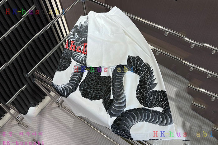 NEW 디스퀘어드 반팔티 신상 DQ 380050