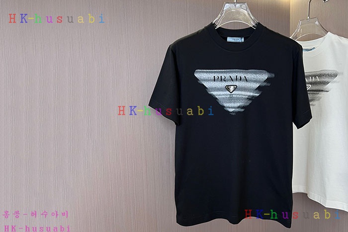 NEW 프라다 반팔티 신상 P 44151