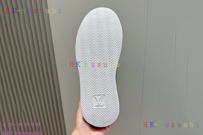 NEW 루이비통 스니커즈  신상 LV 755501